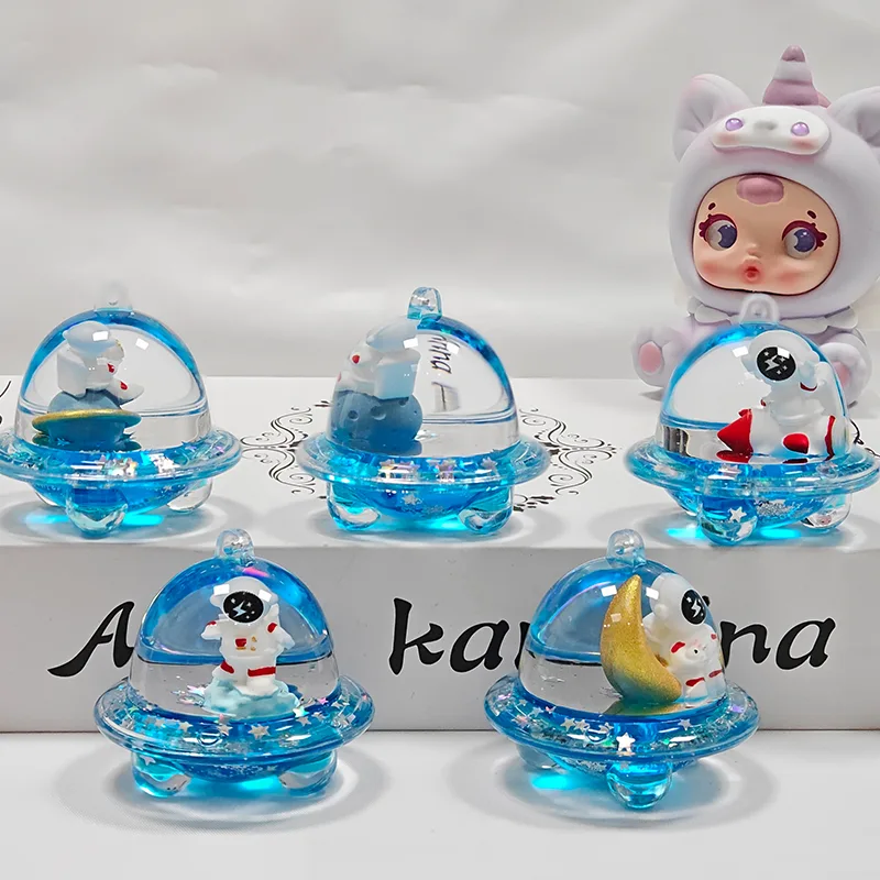 Жидкий брелок для космического корабля